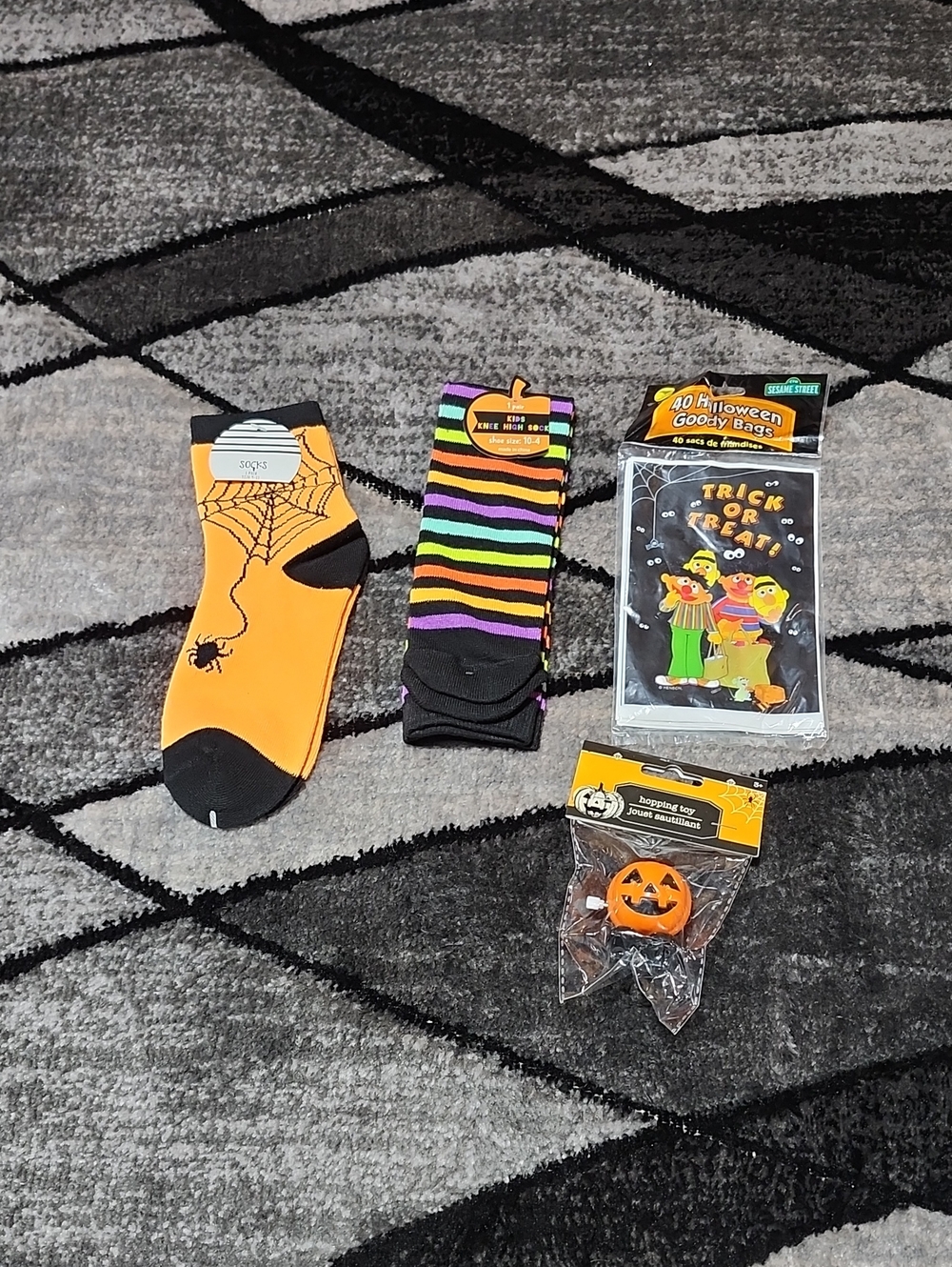 HALLOWEEN THEMED VINTAGE SESAME STREET GOODY BAGS PUMPKIN HOPING TOY & SOCKS